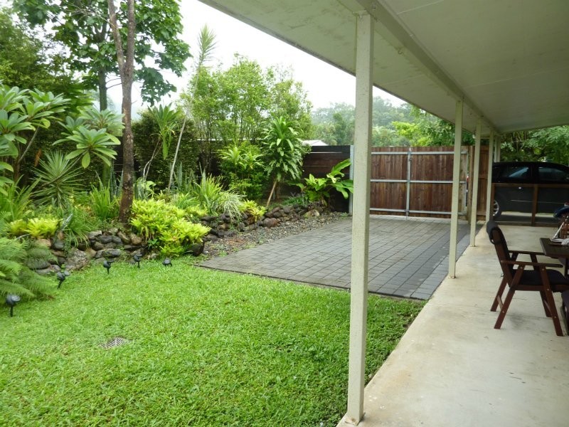 18 Ramsey Drive, Kanimbla QLD 4870