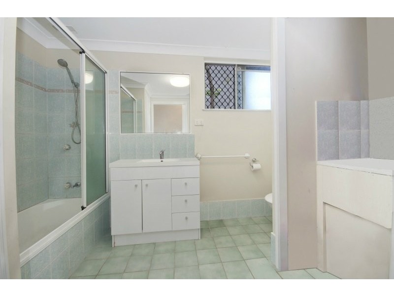 1/8 Springfield Crescent, Manoora QLD 4870