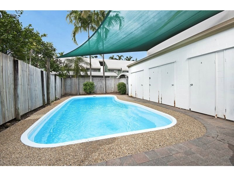 8/10 Alamanda Street, Holloways Beach QLD 4878