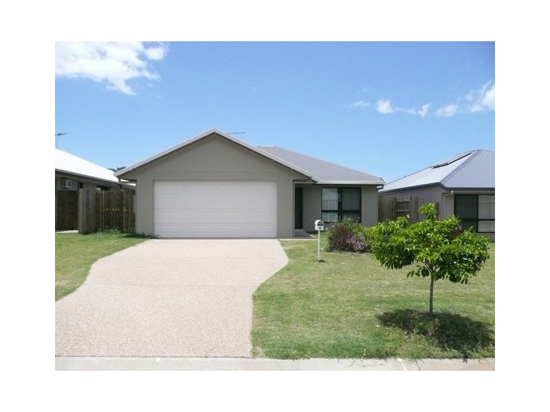 8 Boyce Street, Bentley Park QLD 4869