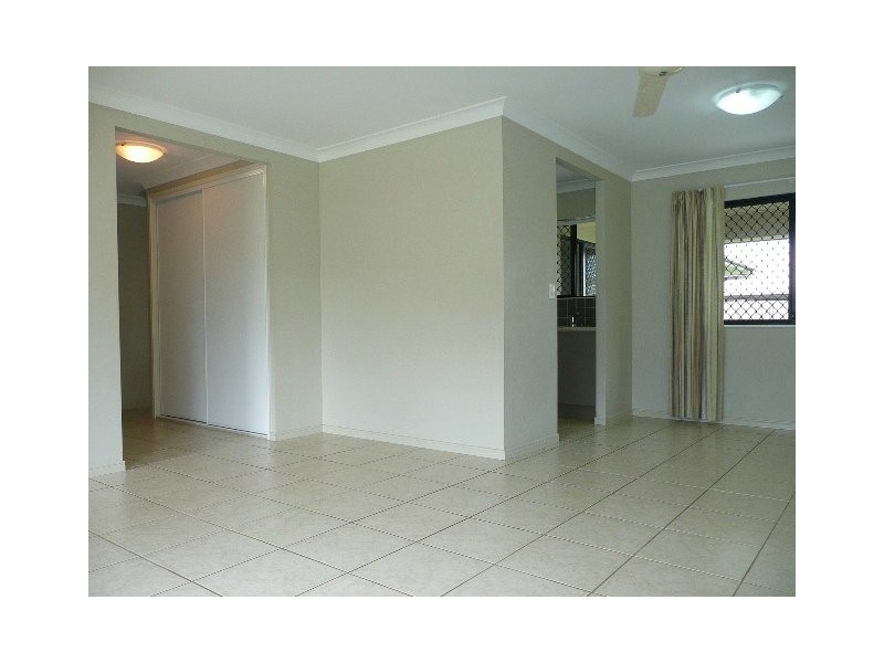 8 Boyce Street, Bentley Park QLD 4869