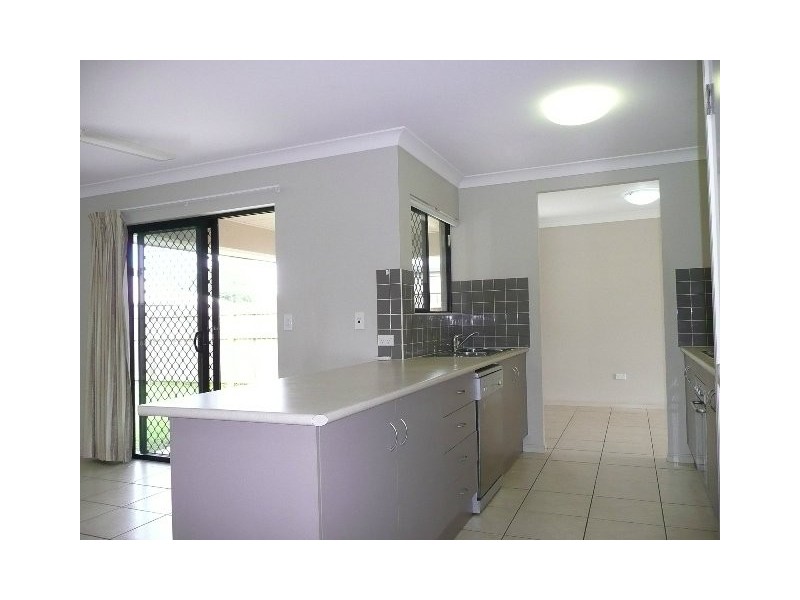 8 Boyce Street, Bentley Park QLD 4869