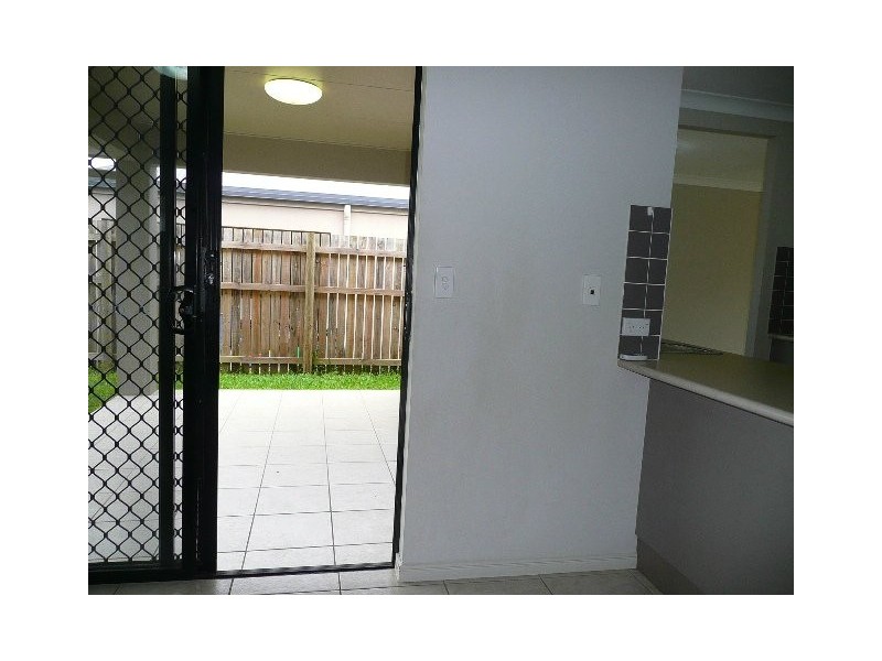 8 Boyce Street, Bentley Park QLD 4869