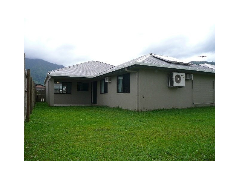 8 Boyce Street, Bentley Park QLD 4869