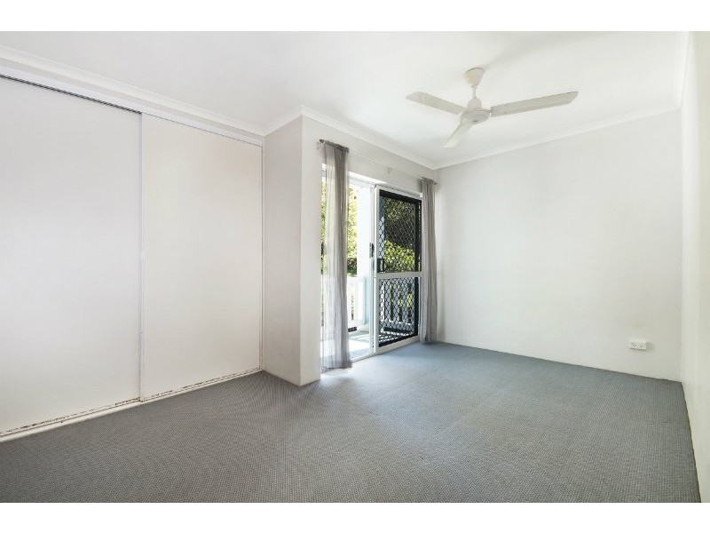1/74-78 Old Smithfield Road, Freshwater QLD 4870