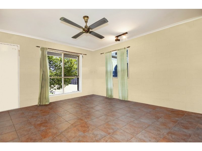 22 Anderson Road, Woree QLD 4868