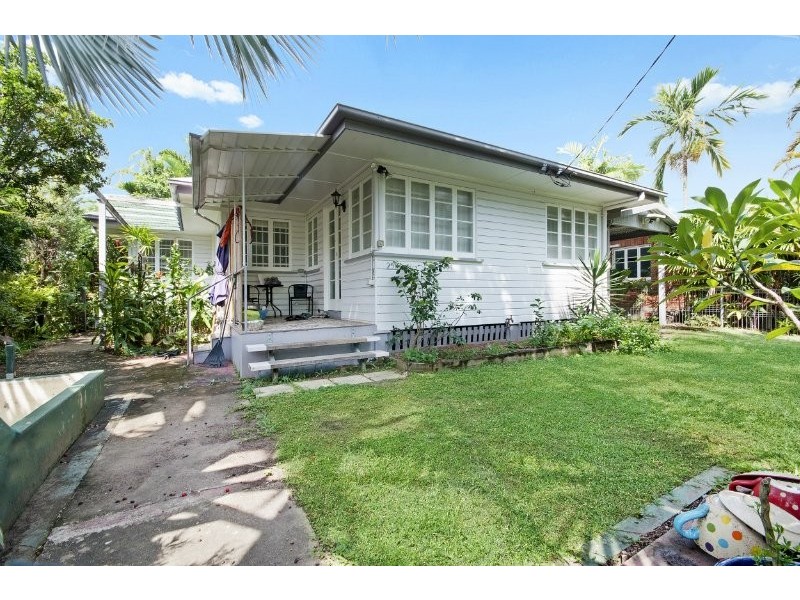251 Aumuller Street, Westcourt QLD 4870