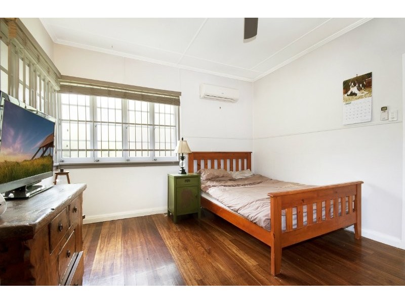 251 Aumuller Street, Westcourt QLD 4870