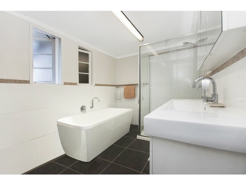 251 Aumuller Street, Westcourt QLD 4870