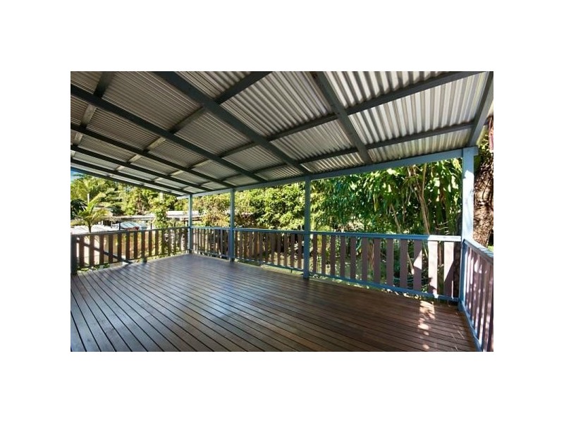 11 Law Street, Cairns North QLD 4870