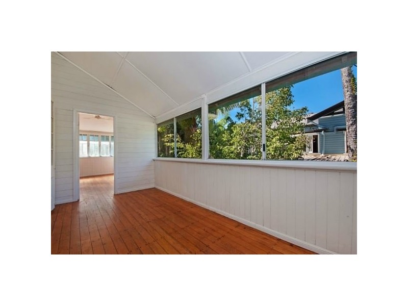 11 Law Street, Cairns North QLD 4870