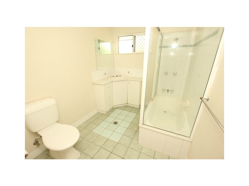 2/12 Grantala Street, Manoora QLD 4870