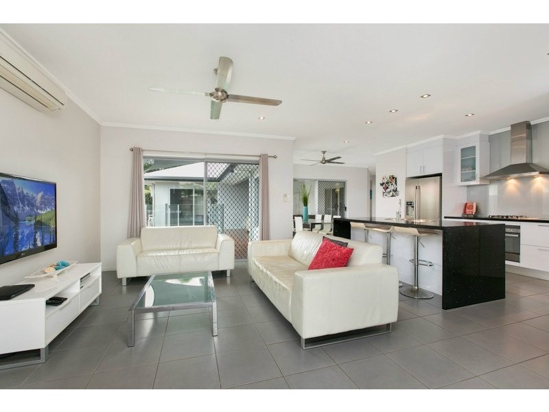 1 CHYSTANTHUS ST, Trinity Park QLD 4879