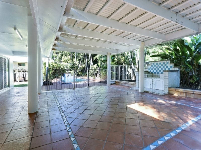 3 Metric Close, Smithfield QLD 4878