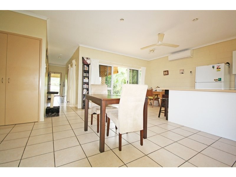 2-6 Lake Placid Road, Kamerunga Villas, Caravonica QLD 4878