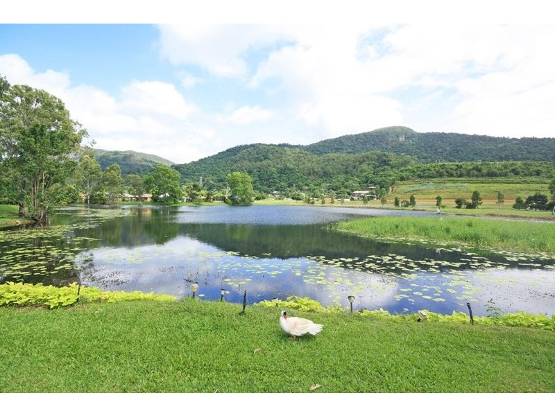 2-6 Lake Placid Road, Kamerunga Villas, Caravonica QLD 4878