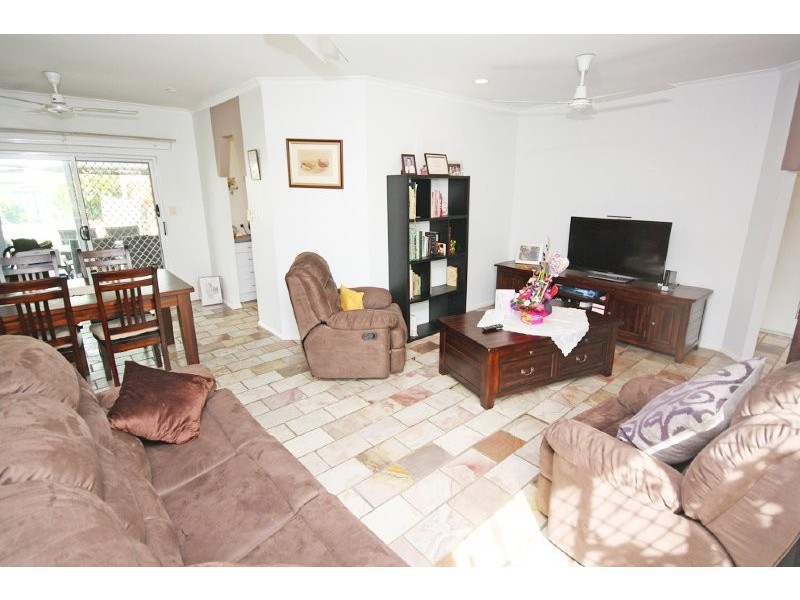 Bentley Park QLD 4869