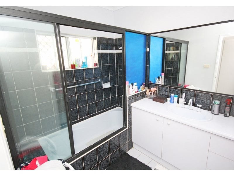 Bentley Park QLD 4869