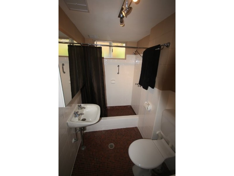 4/211 Lake Street, Cairns City QLD 4870