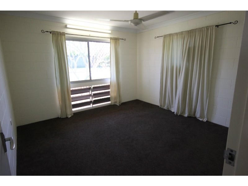 2 Coolabah Close, White Rock QLD 4868