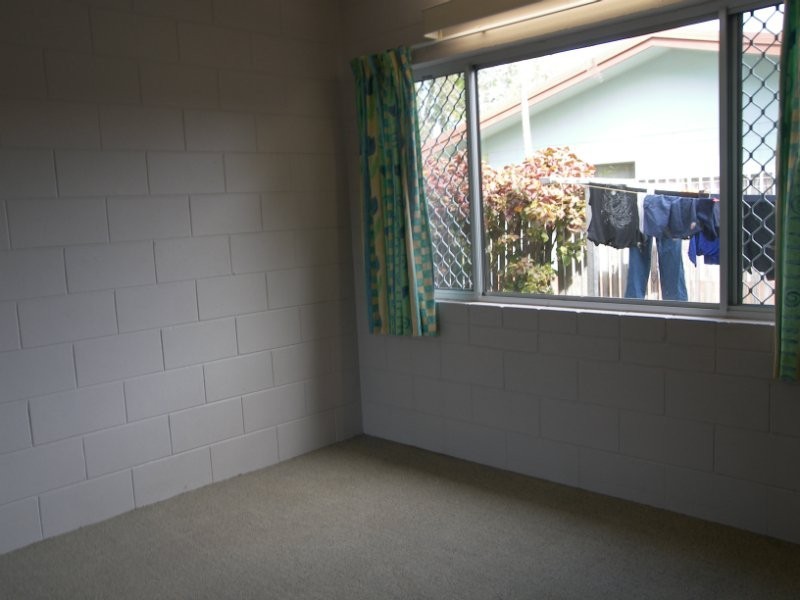 2/97 Mann Street, Westcourt QLD 4870