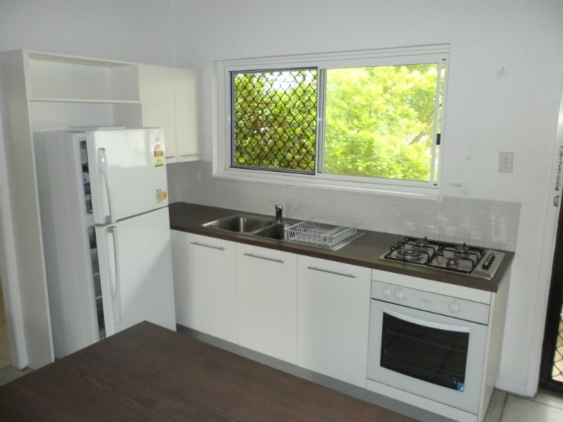 4/15 Lily Street, Cairns North QLD 4870