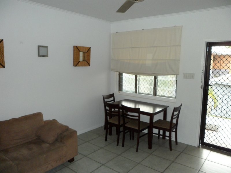 4/15 Lily Street, Cairns North QLD 4870