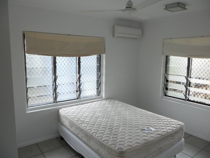 4/15 Lily Street, Cairns North QLD 4870