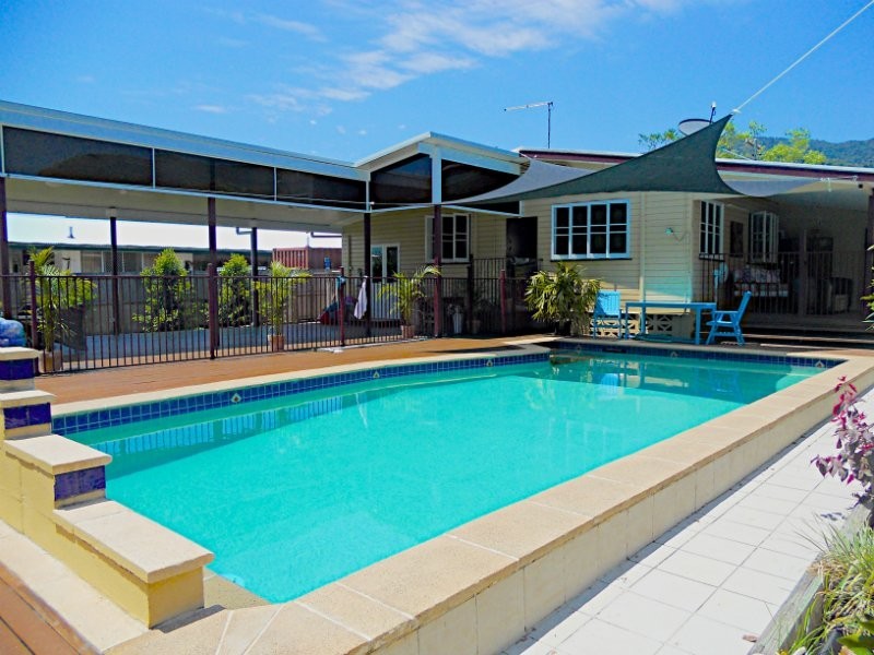 32 Watson Street, Earlville QLD 4870