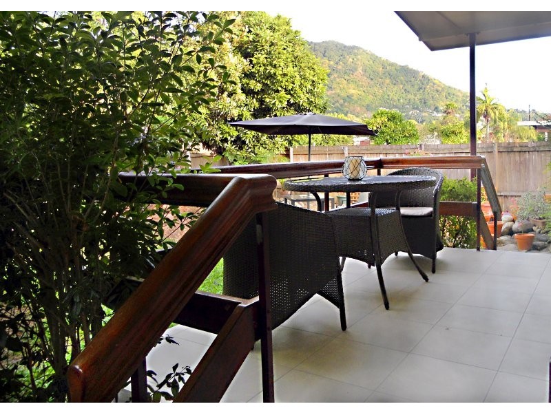 32 Watson Street, Earlville QLD 4870