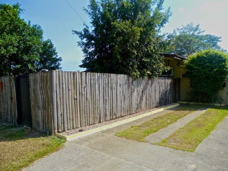 32 Watson Street, Earlville QLD 4870