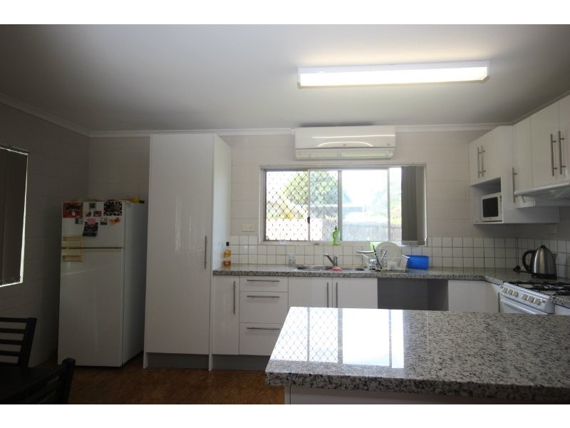 2 Pearl Close, Bayview Heights QLD 4868