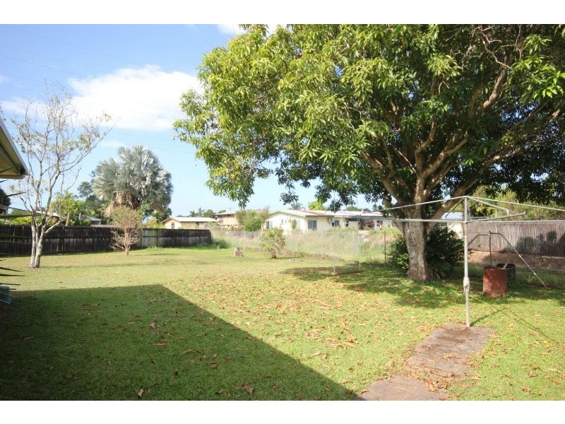 2 Pearl Close, Bayview Heights QLD 4868