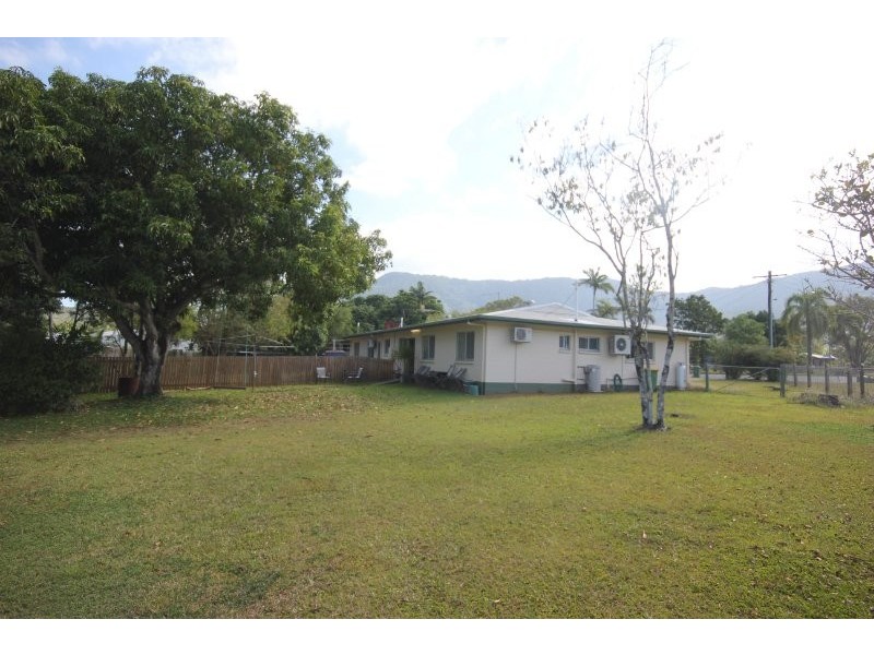 2 Pearl Close, Bayview Heights QLD 4868