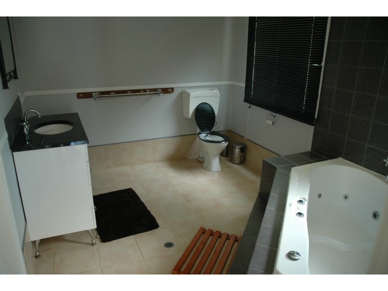 14/404 McCoombe Street, Mooroobool QLD 4870