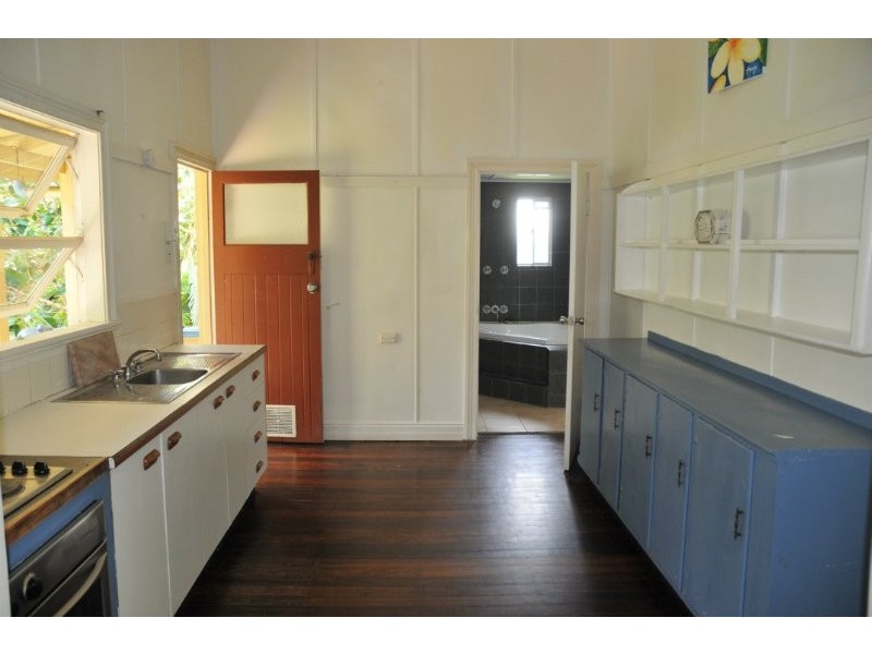 14/404 McCoombe Street, Mooroobool QLD 4870