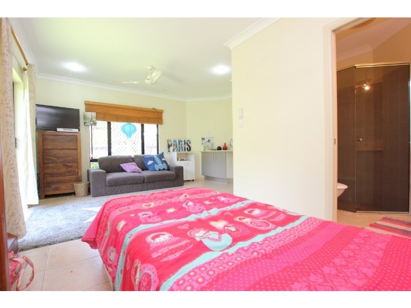 25 Goodsell Drive, Bentley Park QLD 4869