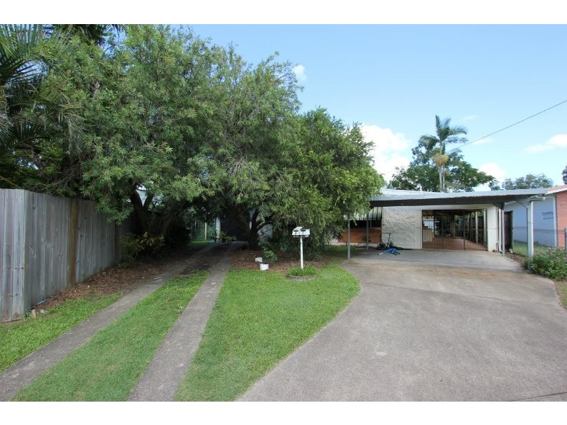 1/10 Elmire Close, Westcourt QLD 4870