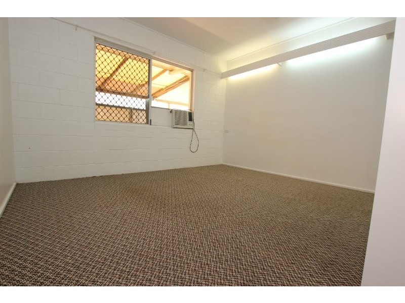 1/10 Elmire Close, Westcourt QLD 4870