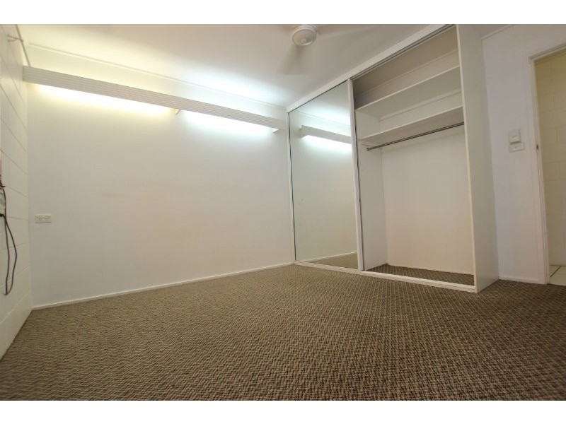 1/10 Elmire Close, Westcourt QLD 4870