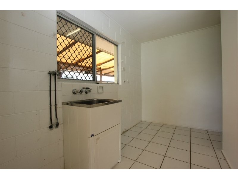 1/10 Elmire Close, Westcourt QLD 4870