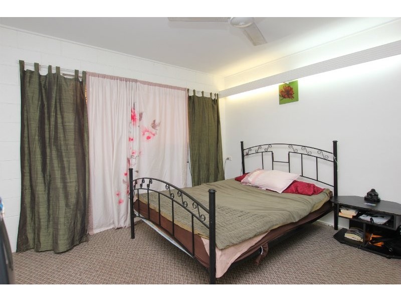 1/10 Elmire Close, Westcourt QLD 4870