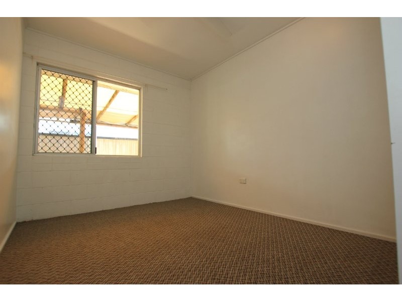 1/10 Elmire Close, Westcourt QLD 4870