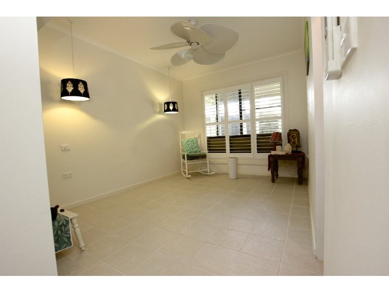 1/13 Hibiscus Lane, Holloways Beach QLD 4878