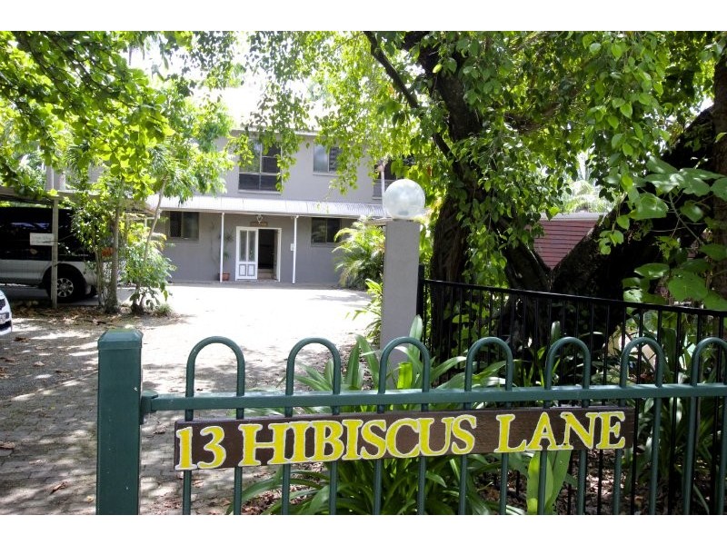 1/13 Hibiscus Lane, Holloways Beach QLD 4878