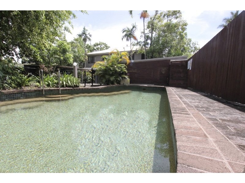 1/13 Hibiscus Lane, Holloways Beach QLD 4878