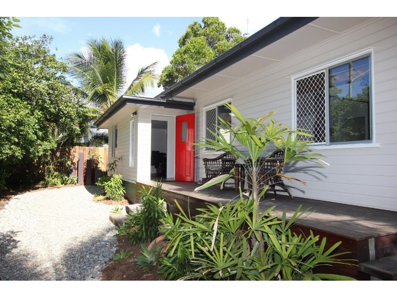 339-343 Mcleod Street, Cairns North QLD 4870