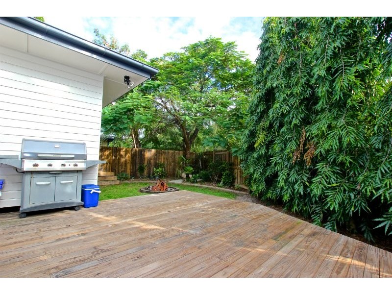 339-343 Mcleod Street, Cairns North QLD 4870