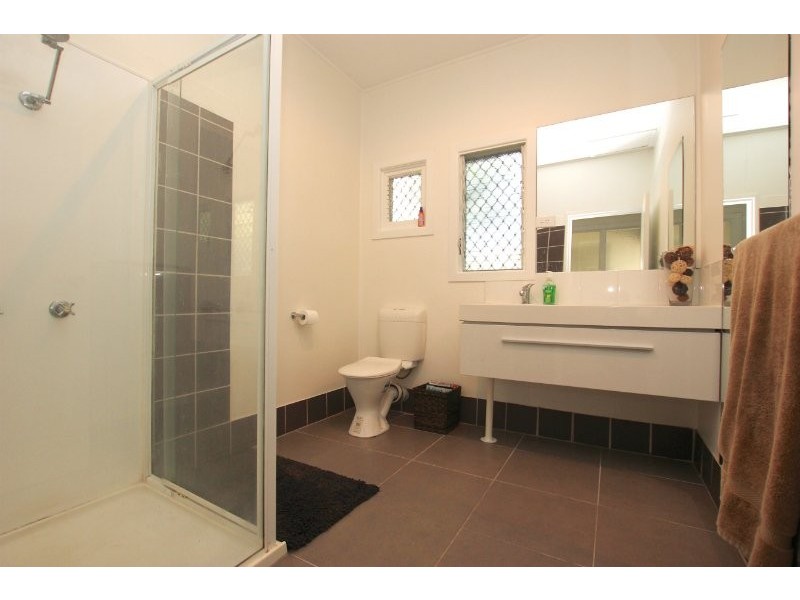 339-343 Mcleod Street, Cairns North QLD 4870