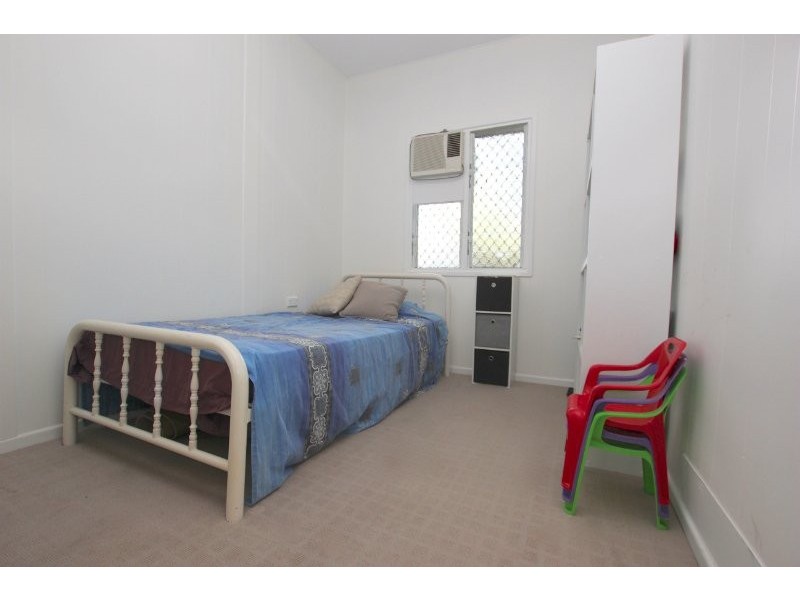 339-343 Mcleod Street, Cairns North QLD 4870